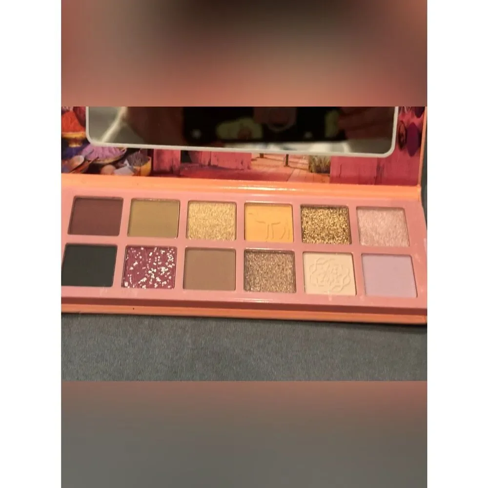 Essence Eyeshadow Pallette